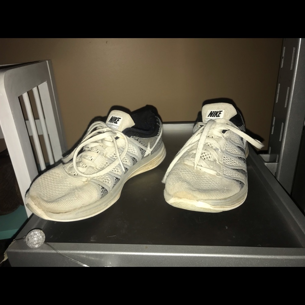 Nike Flyknit Tennis shoes